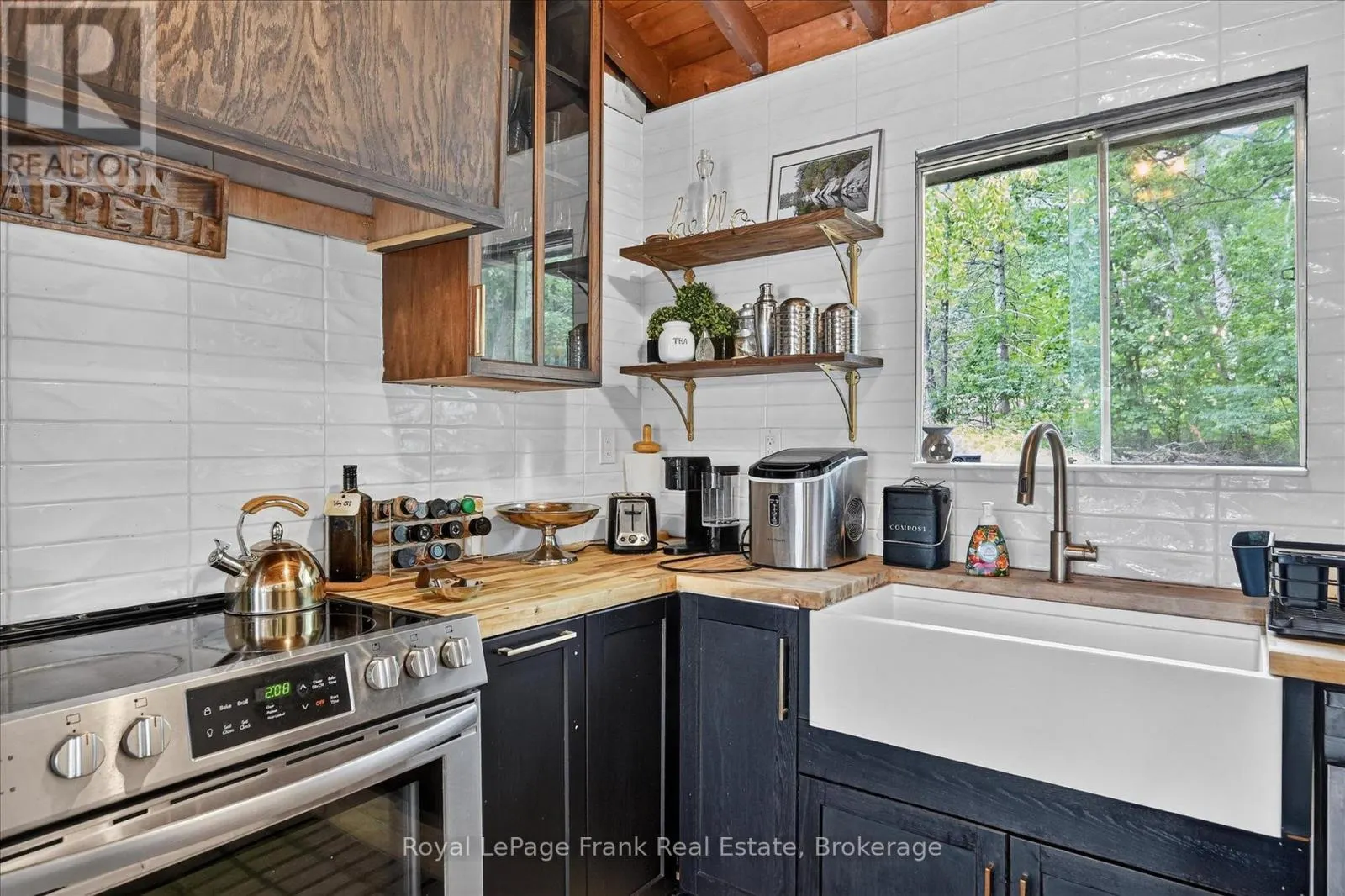 442 ISLAND 7 STONEY LAKE