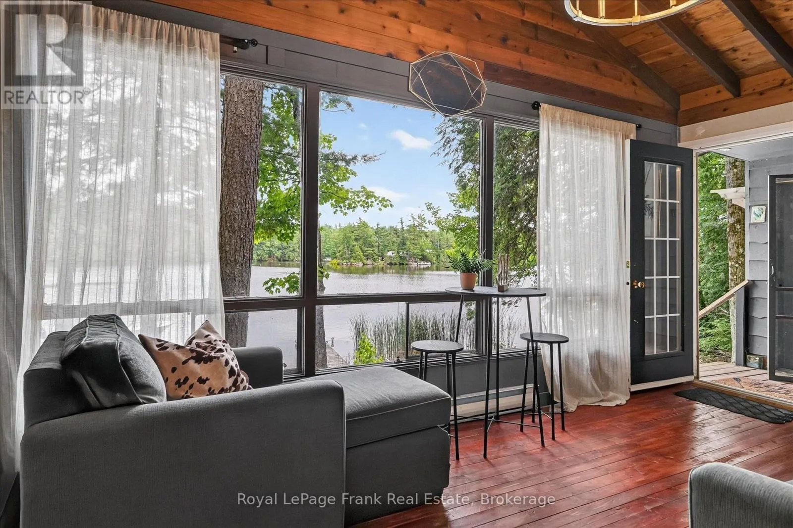 442 ISLAND 7 STONEY LAKE