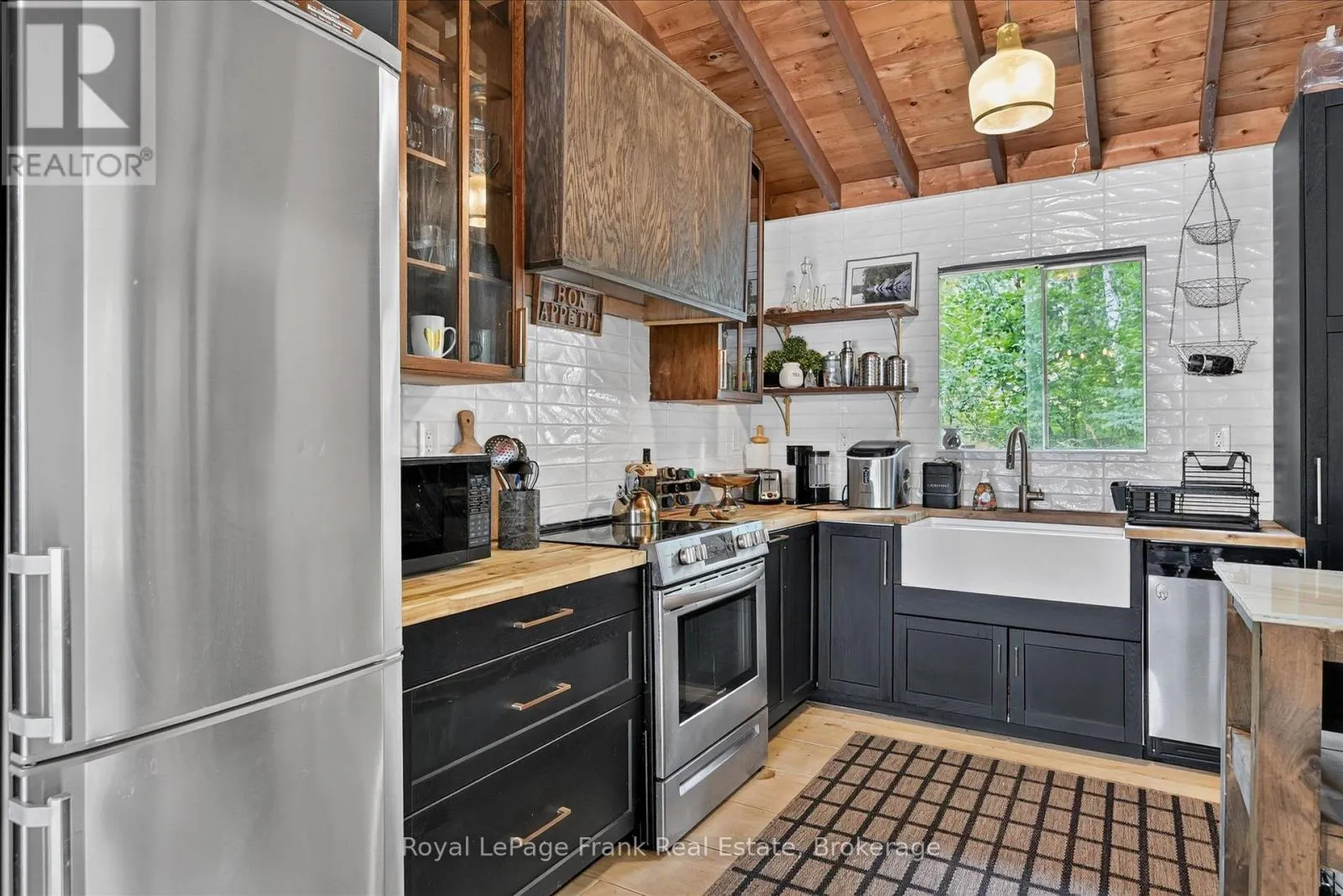 442 ISLAND 7 STONEY LAKE