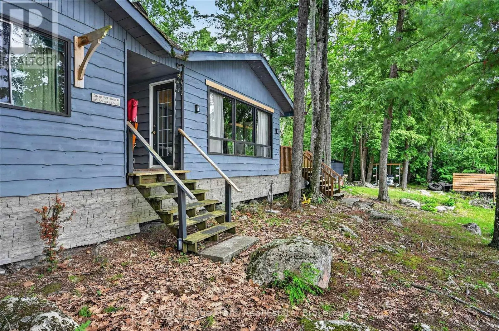 442 ISLAND 7 STONEY LAKE