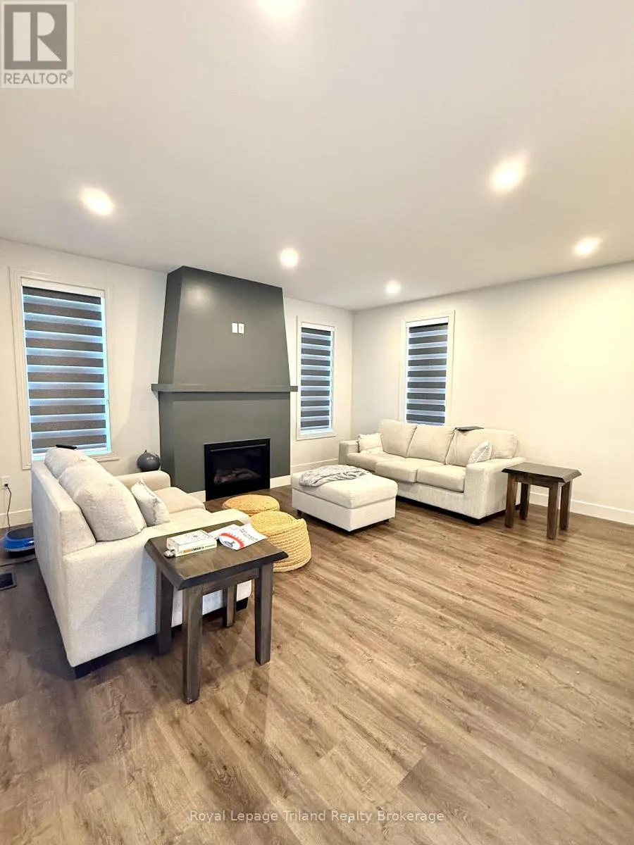 75 TRAILVIEW DRIVE