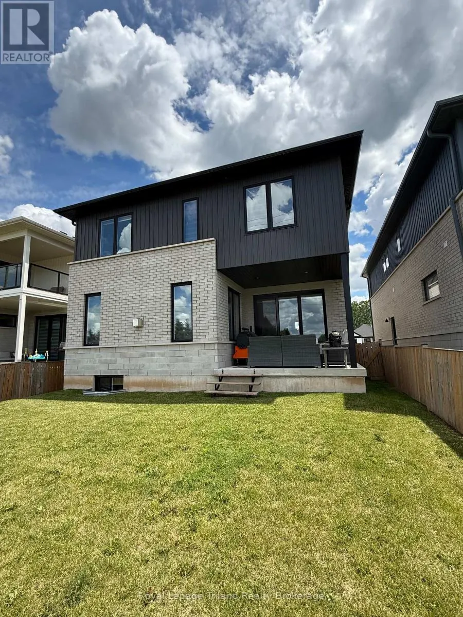 75 TRAILVIEW DRIVE