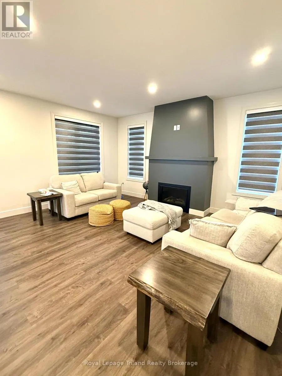75 TRAILVIEW DRIVE