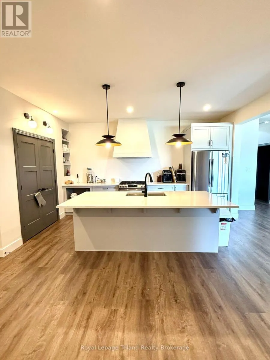 75 TRAILVIEW DRIVE