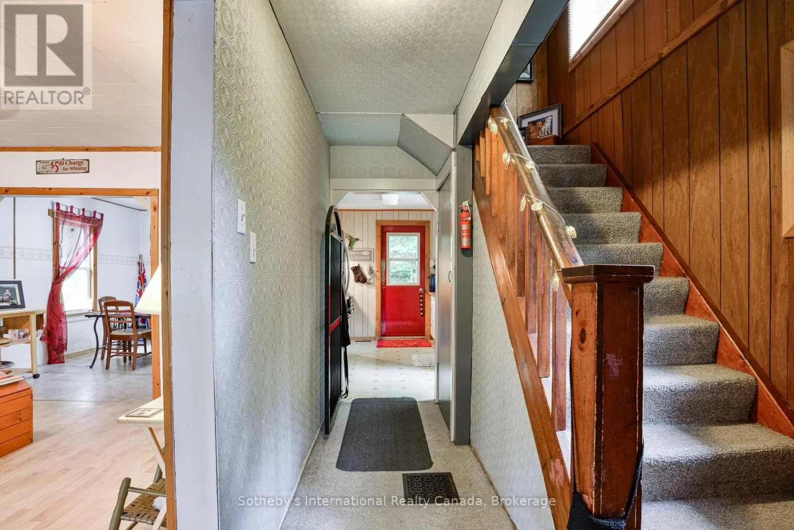 1079 HEWLITT ROAD