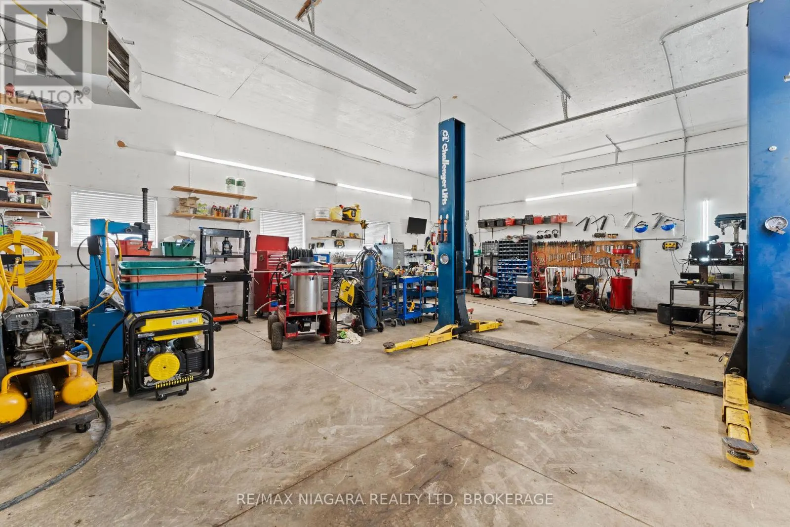 410 COUNTY RD 50 ROAD W