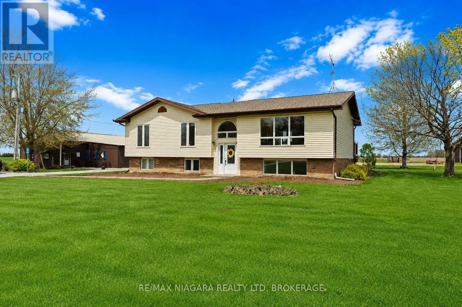 410 COUNTY RD 50 ROAD W