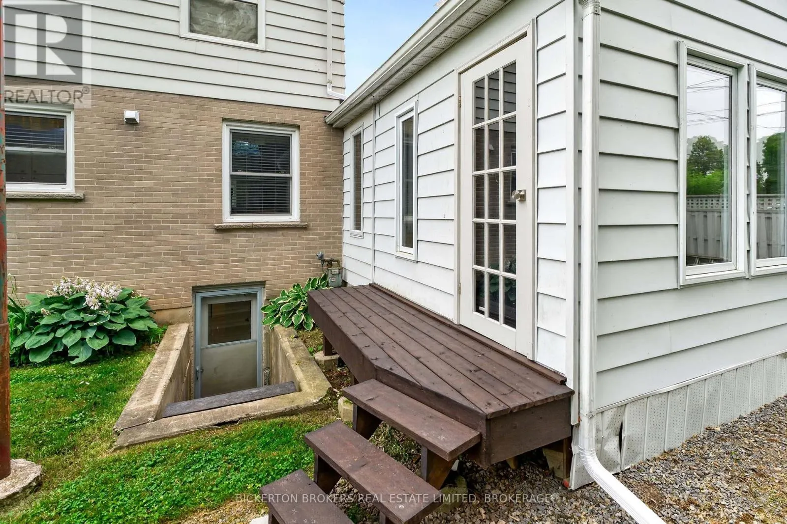 160 ELMWOOD DRIVE