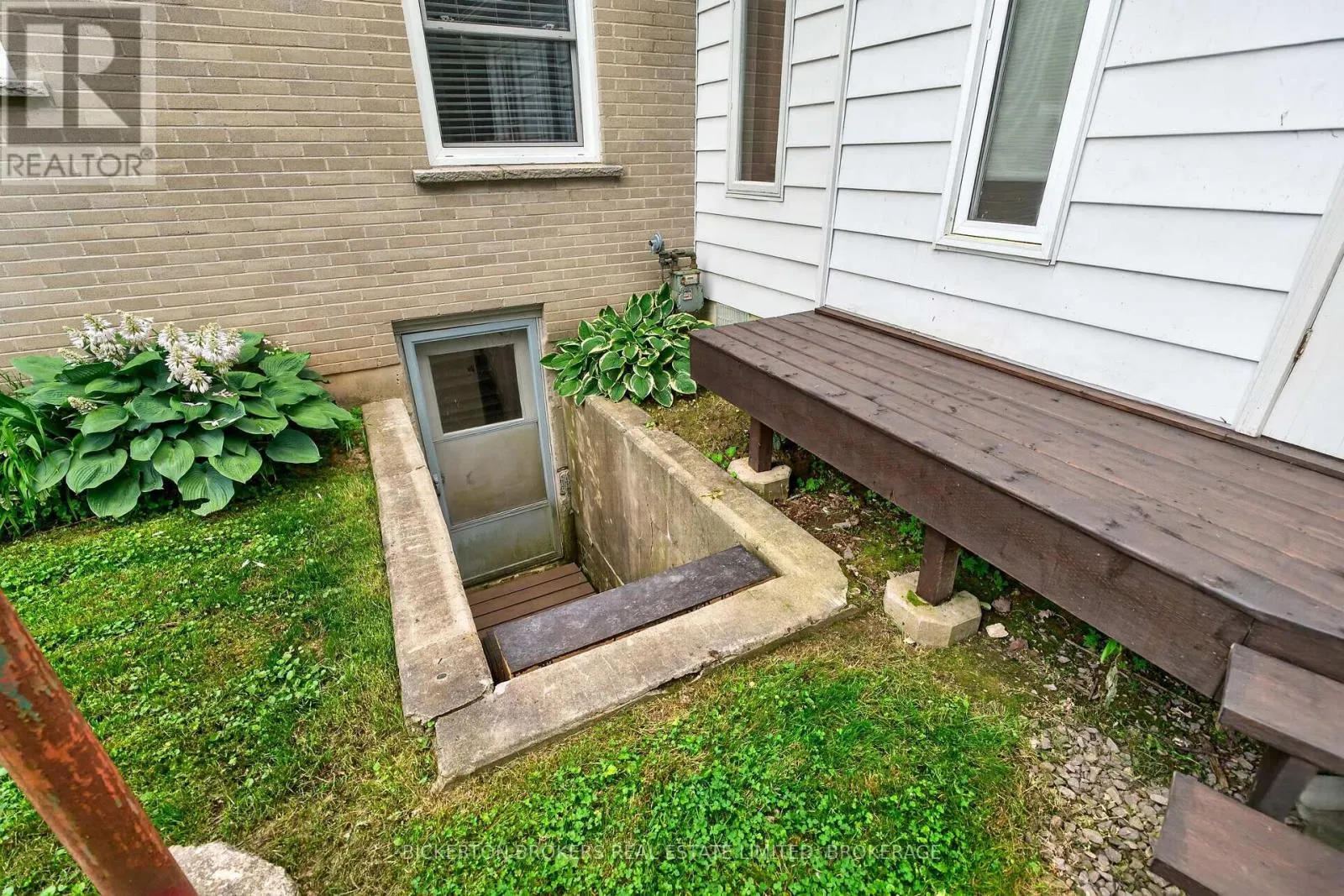 160 ELMWOOD DRIVE