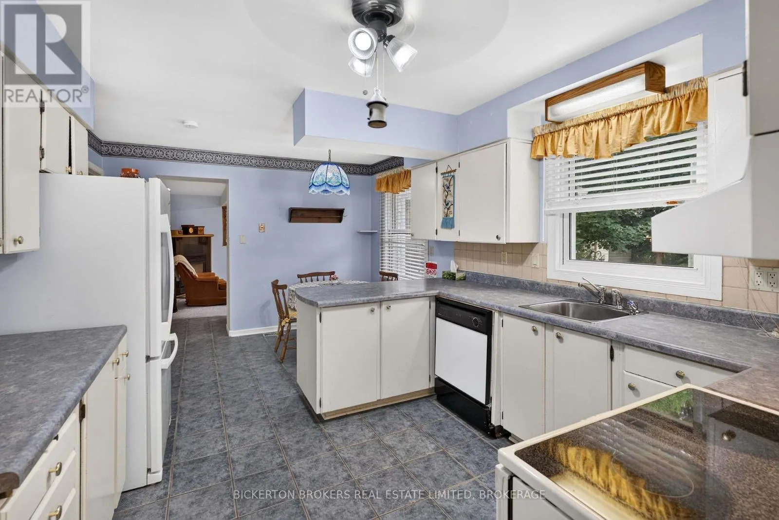 160 ELMWOOD DRIVE