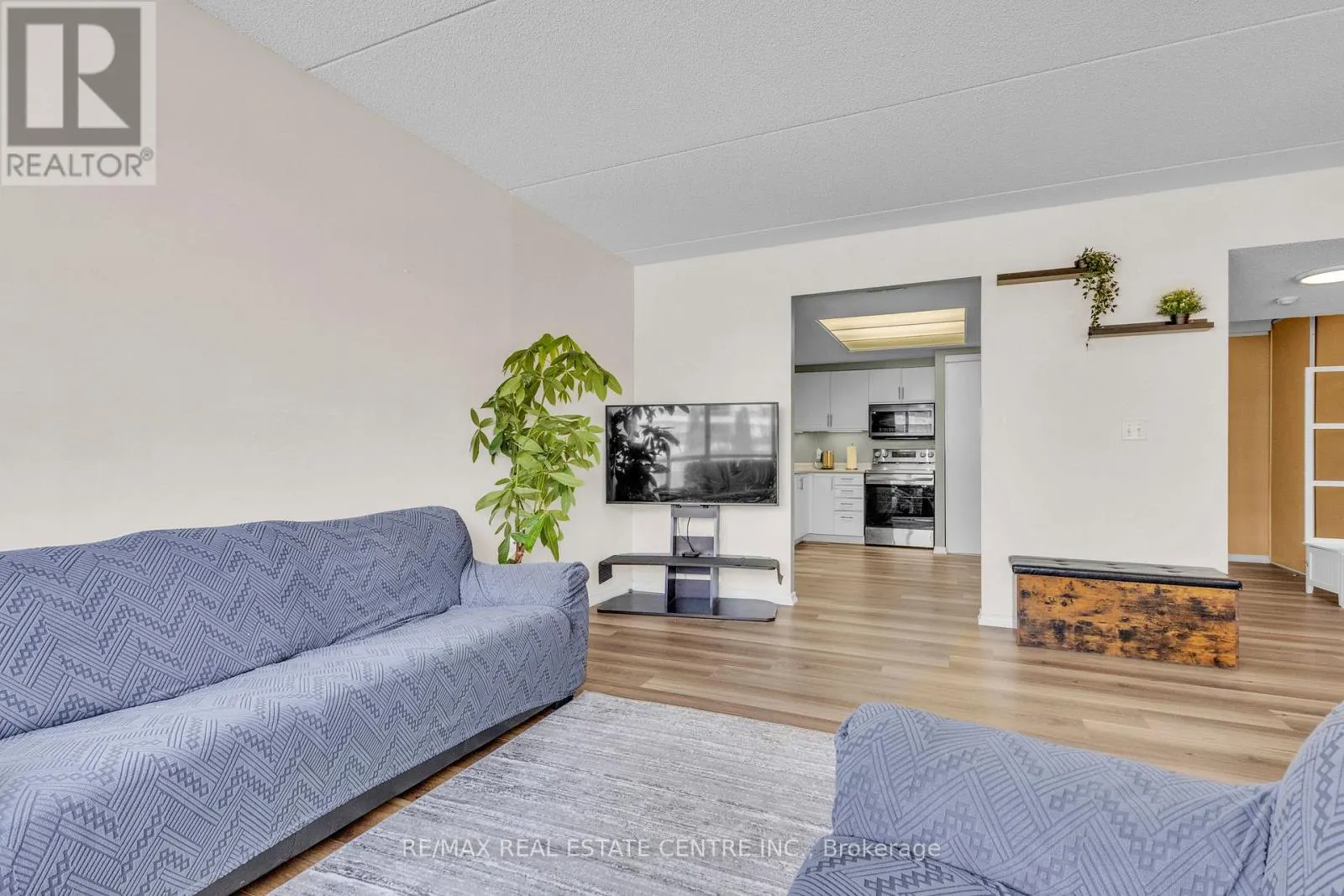 202 - 105 BAGOT STREET