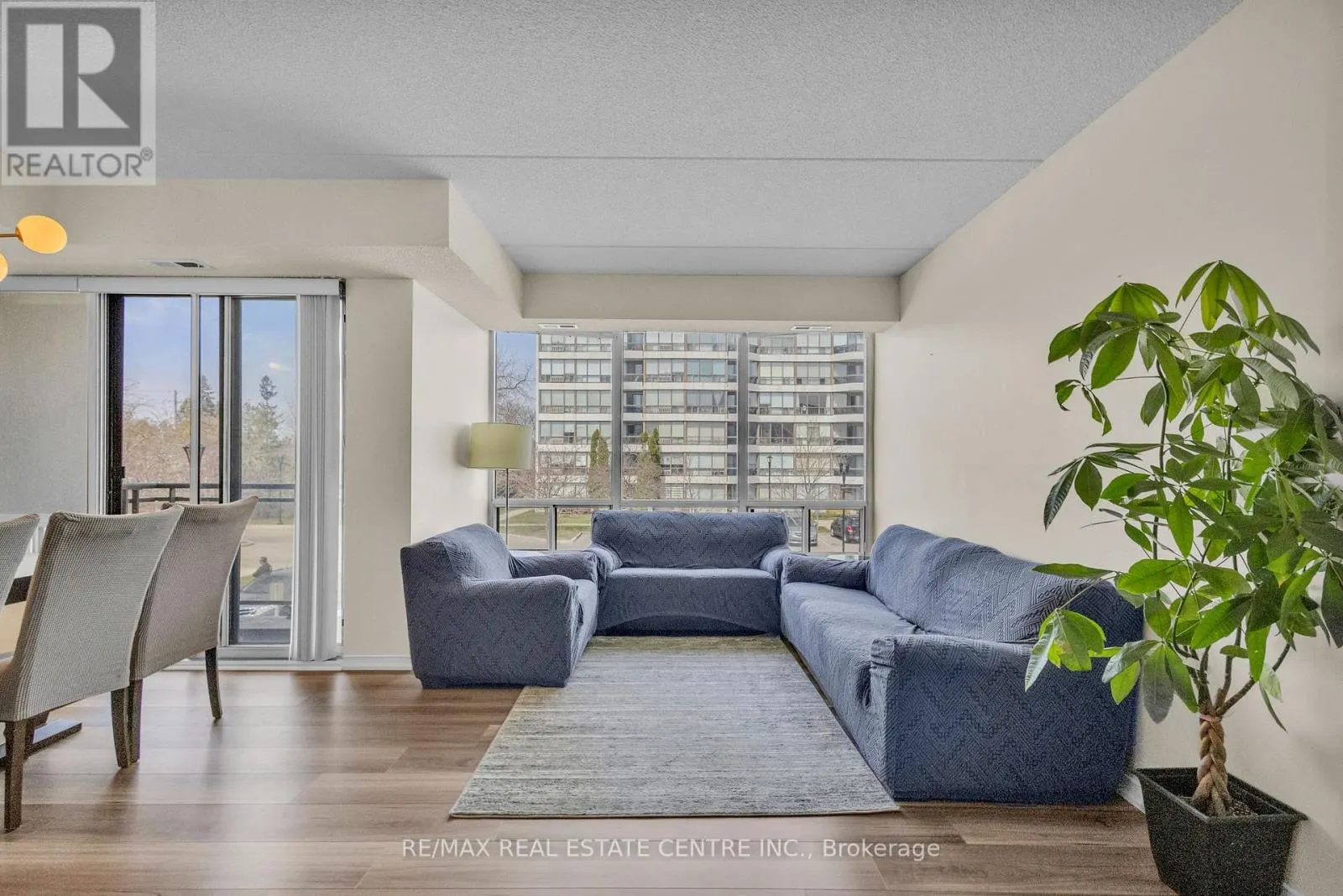 202 - 105 BAGOT STREET