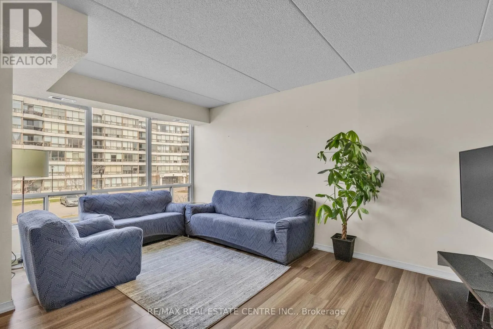 202 - 105 BAGOT STREET
