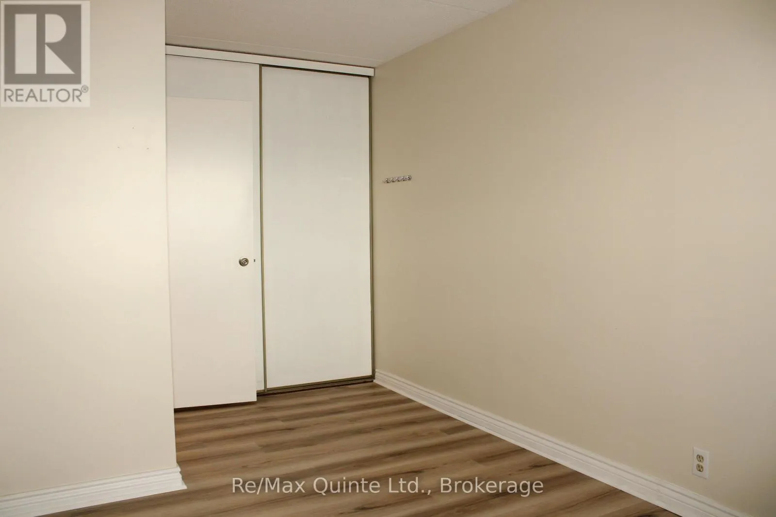 404 - 610 WILLIAM STREET S #404