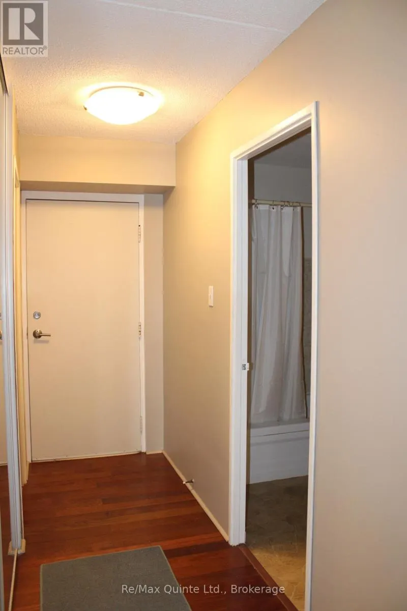 404 - 610 WILLIAM STREET S #404
