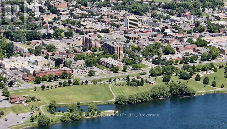 404 - 121 WATER STREET W