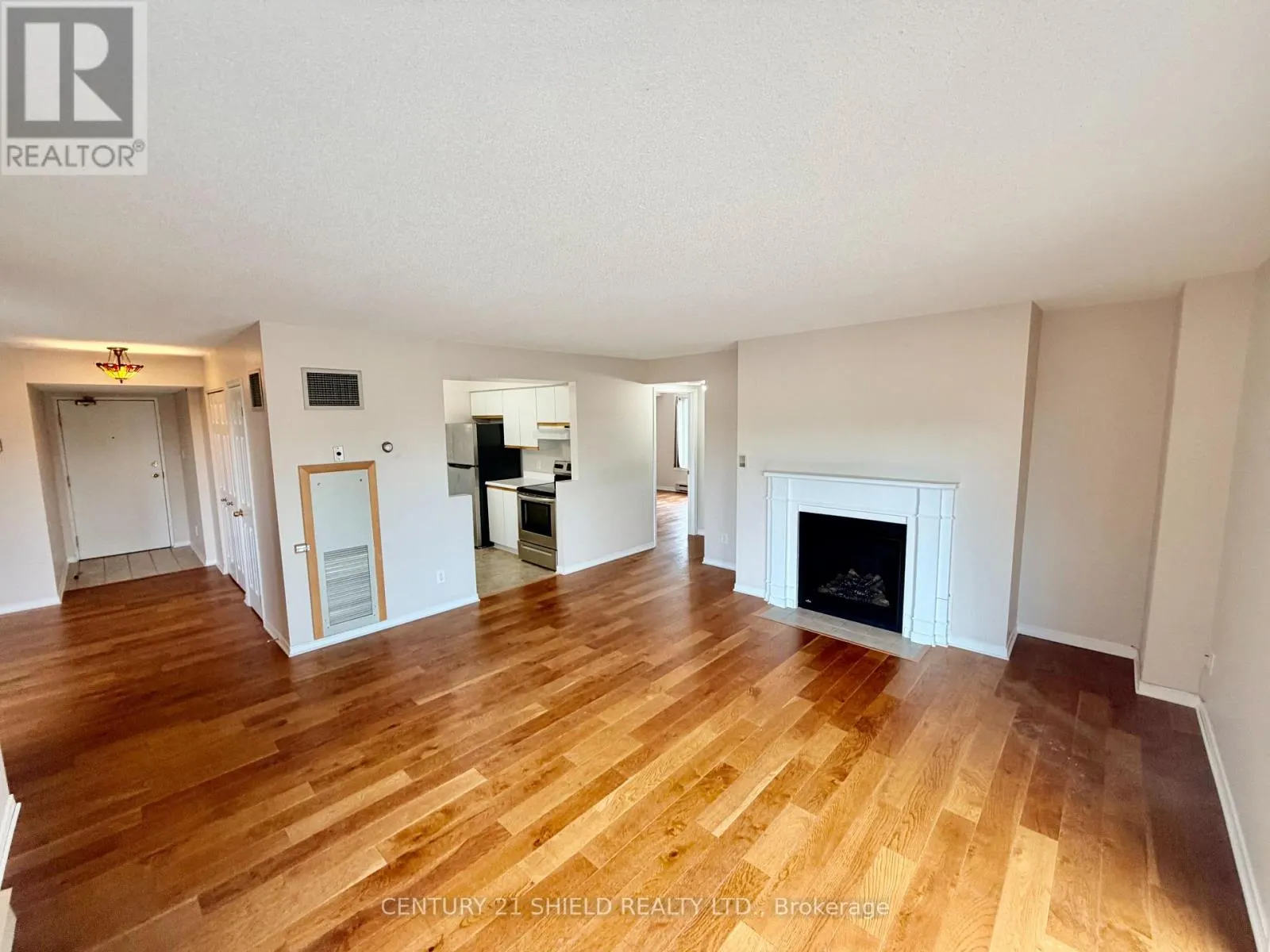 404 - 121 WATER STREET W