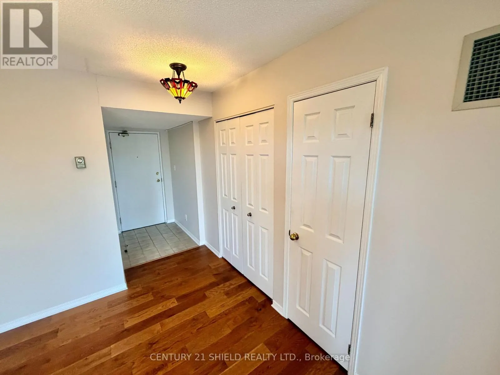 404 - 121 WATER STREET W