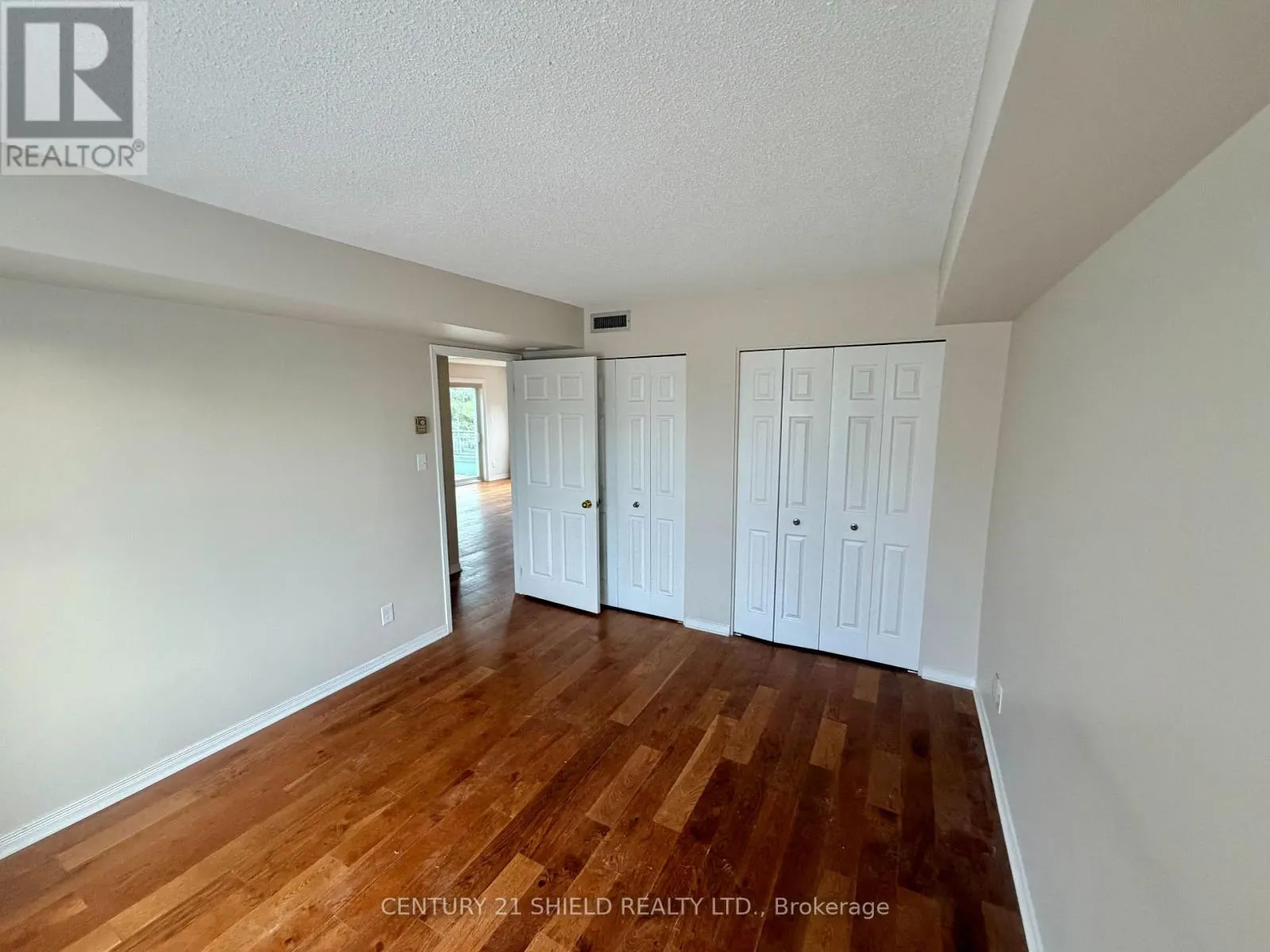 404 - 121 WATER STREET W