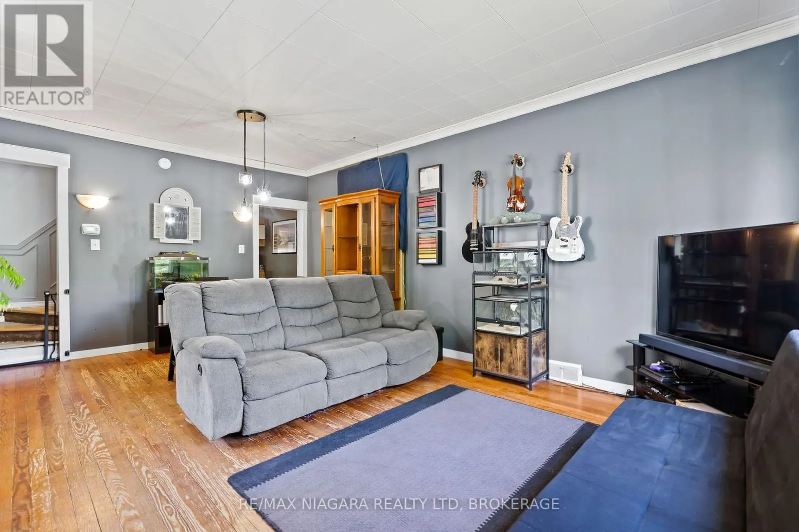 63 HODGKINS AVENUE