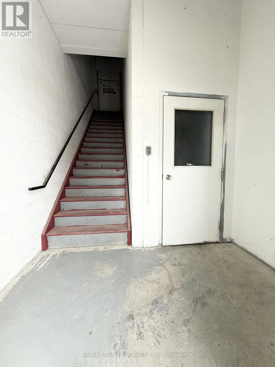 3 (MAIN FLOOR) - 1033 PATTULLO AVENUE