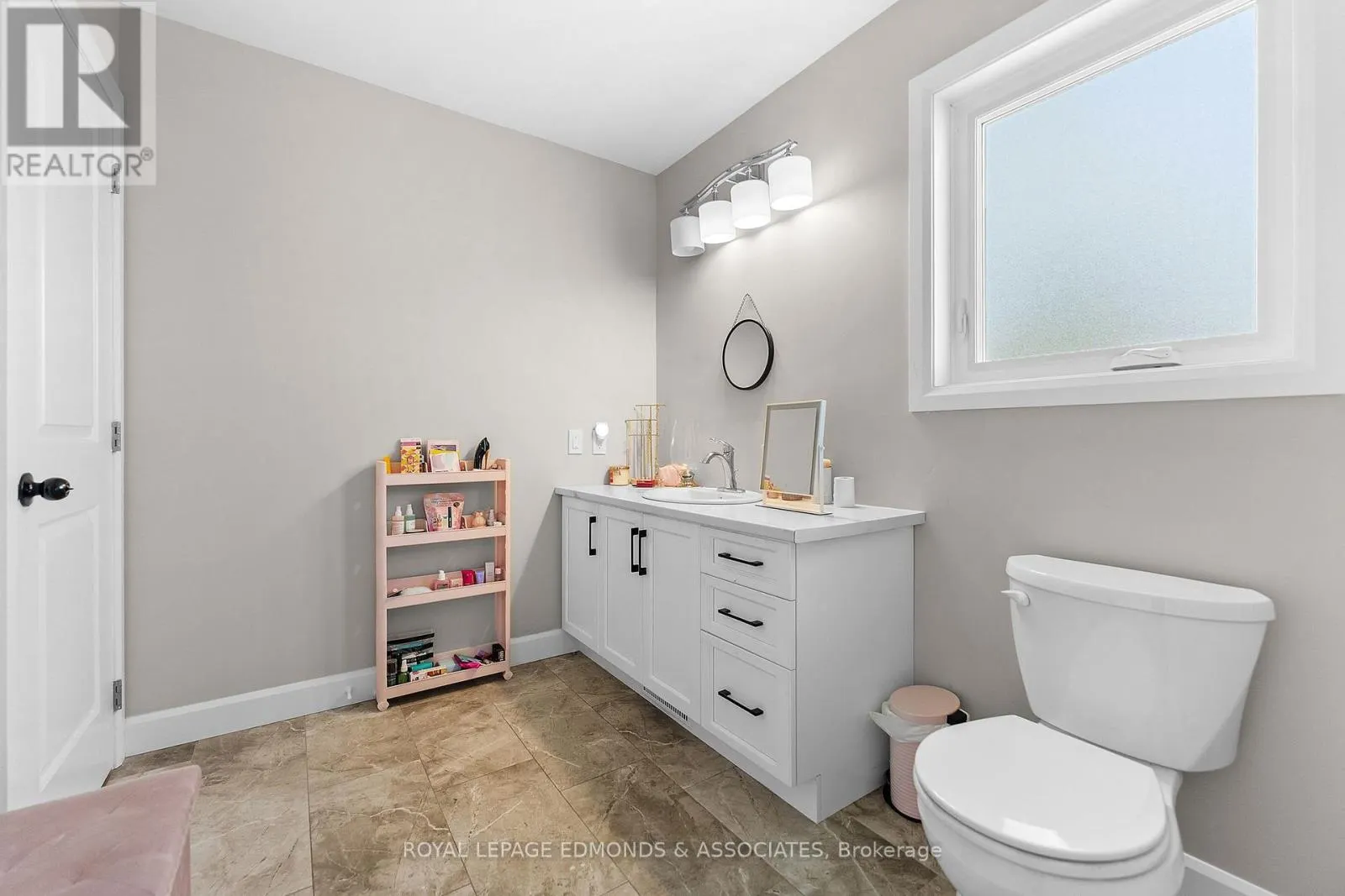 1313 BLAKELY CRESCENT