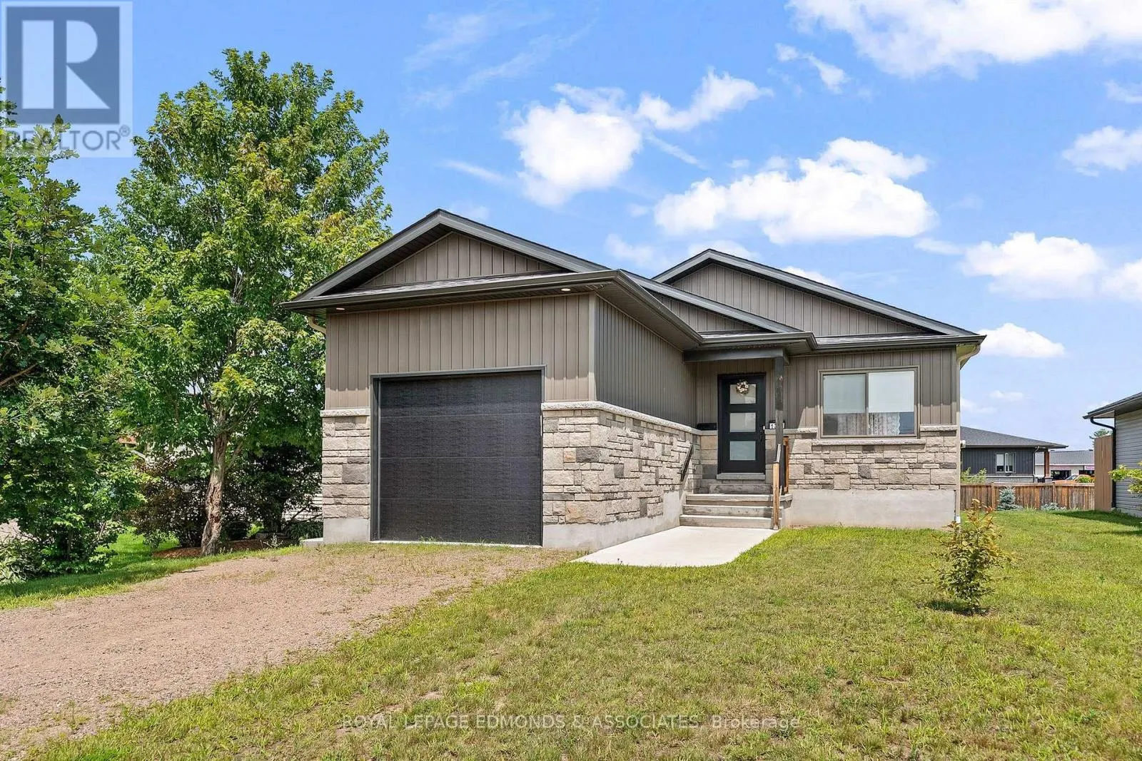 1313 BLAKELY CRESCENT