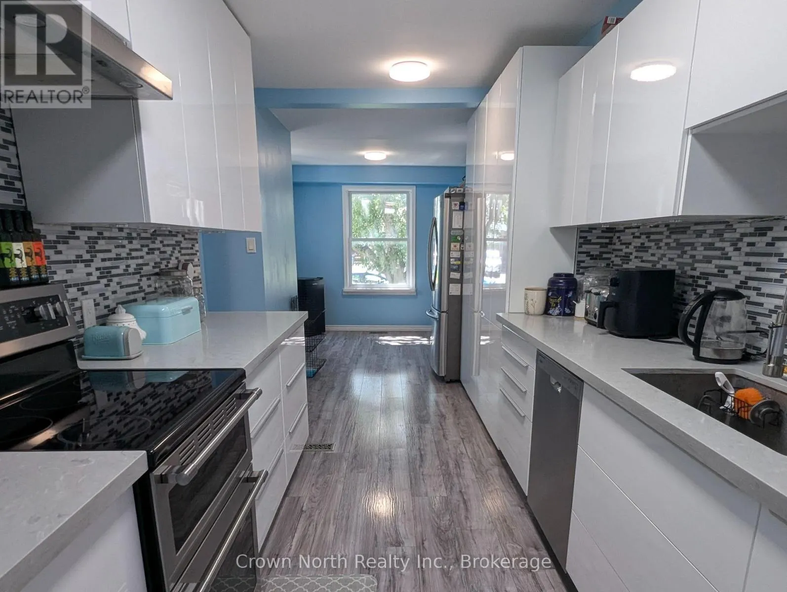 60 POCHON AVENUE