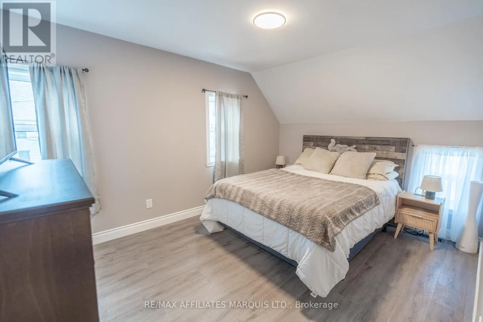 2 WHITEHEAD AVENUE
