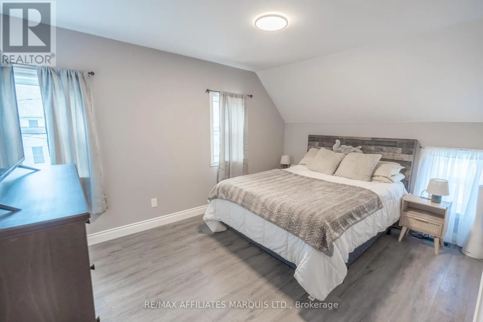 2 WHITEHEAD AVENUE