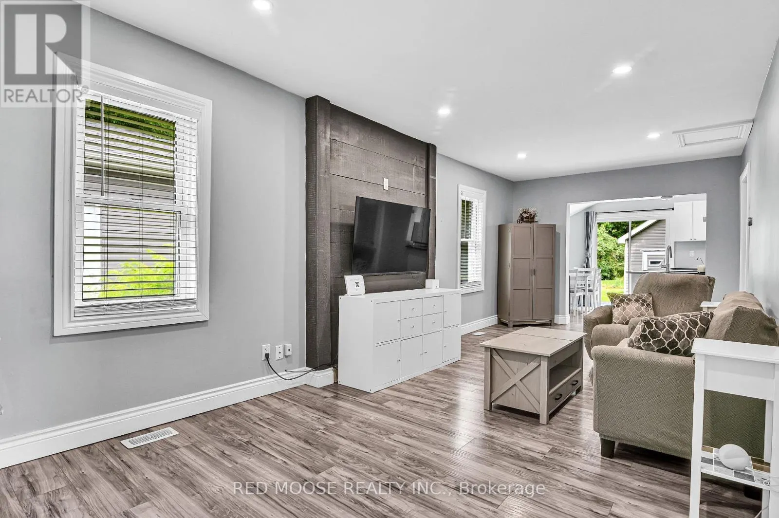 4309 LOCKE LANE