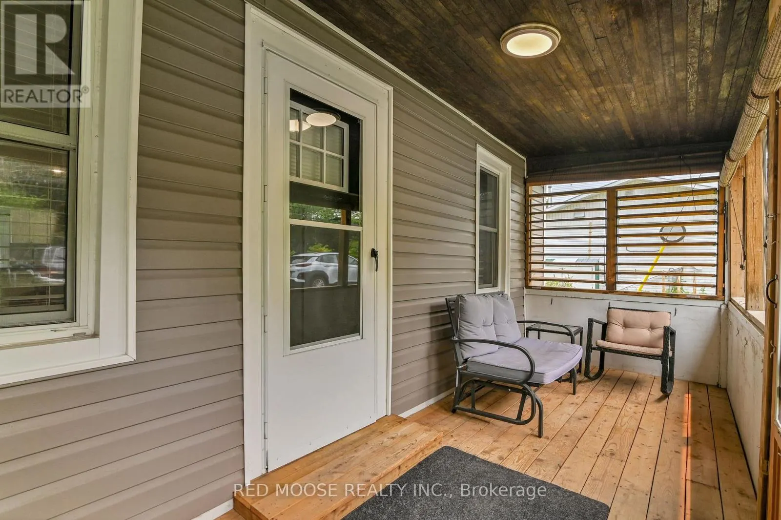 4309 LOCKE LANE