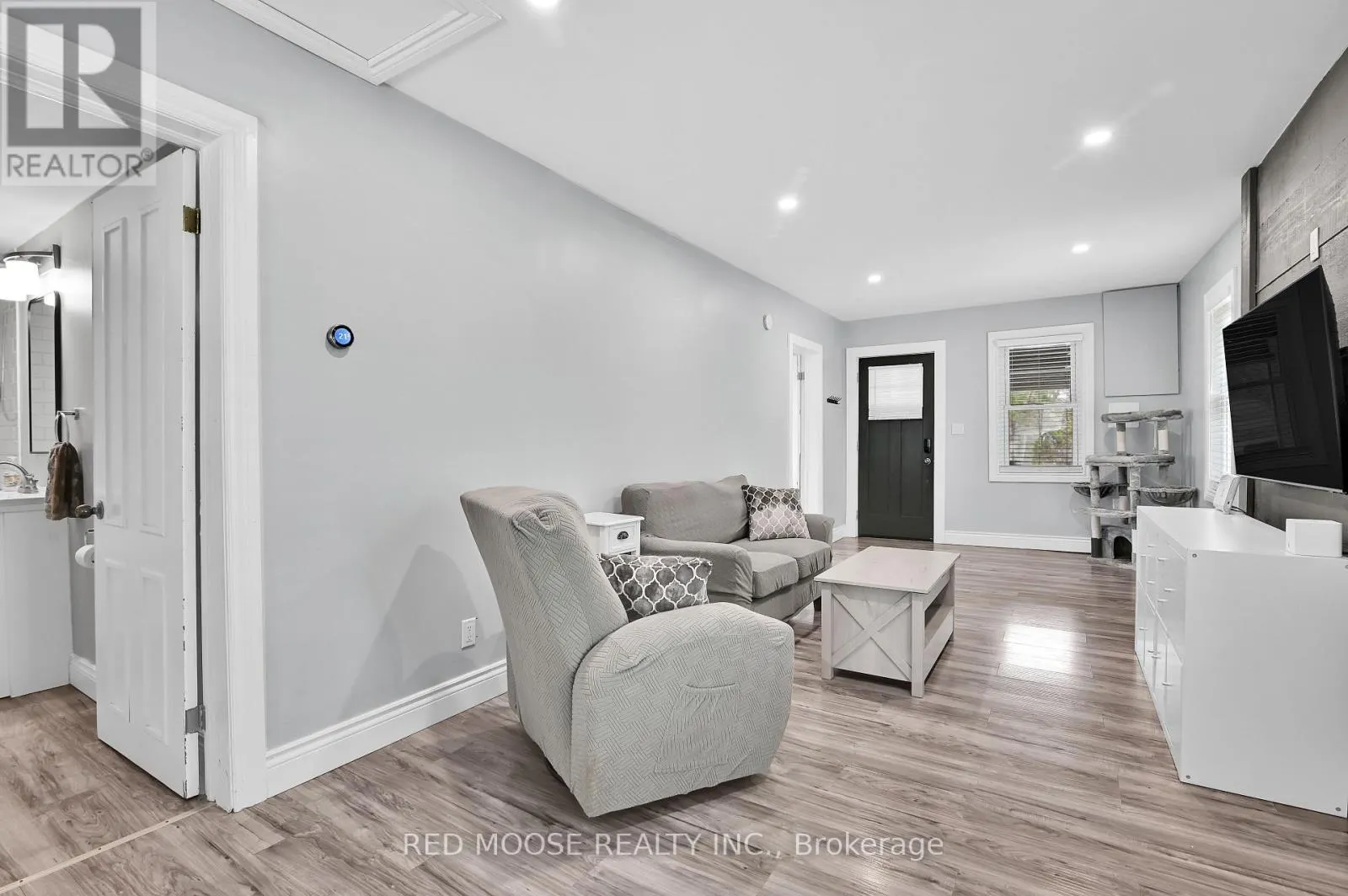 4309 LOCKE LANE