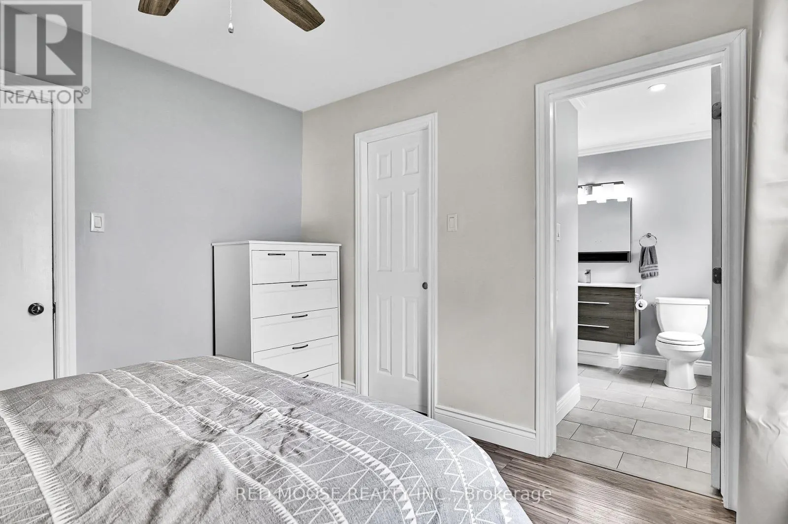 4309 LOCKE LANE
