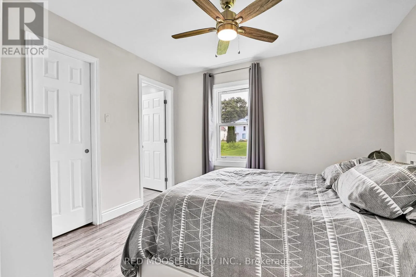 4309 LOCKE LANE