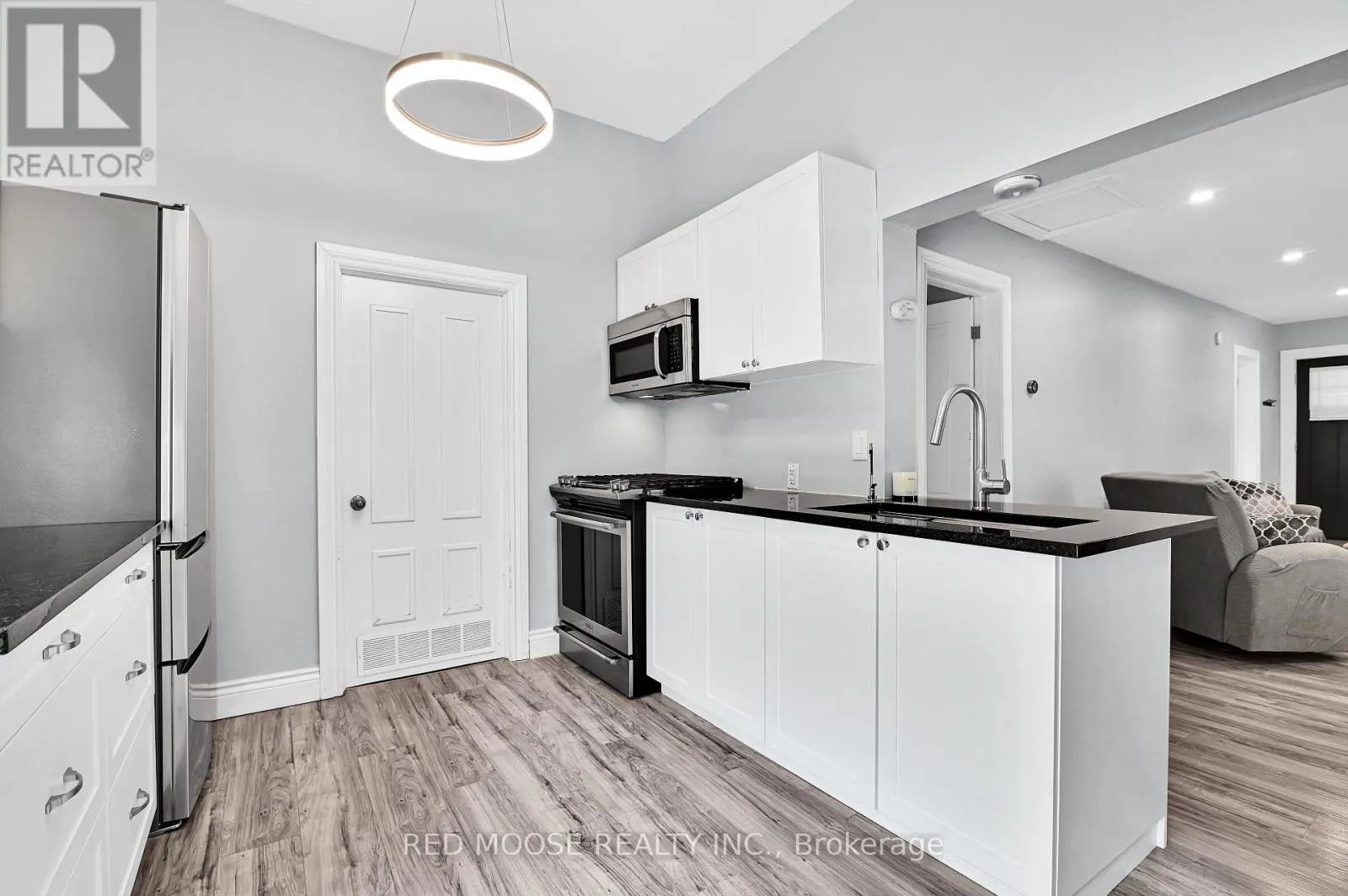 4309 LOCKE LANE