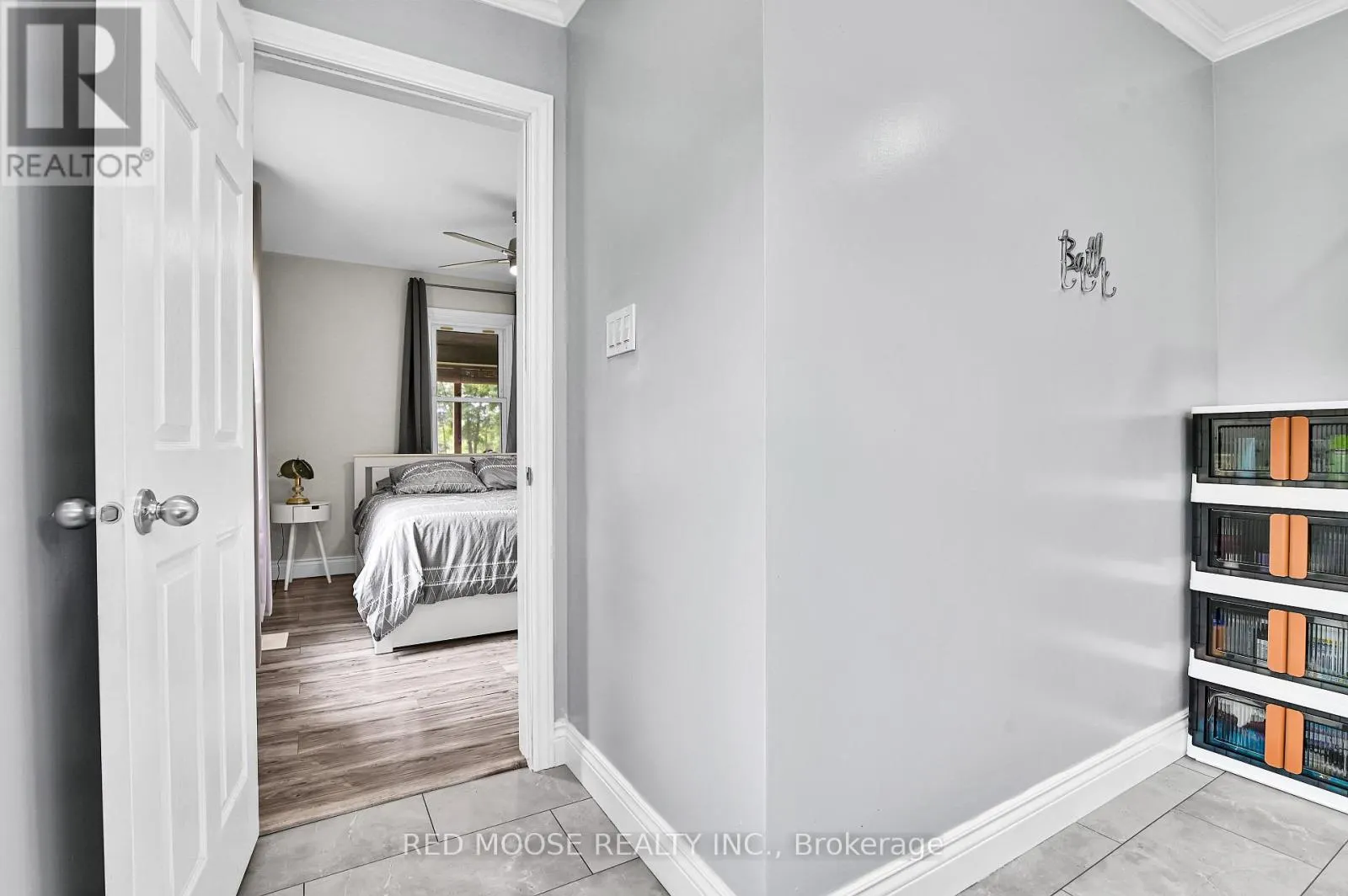 4309 LOCKE LANE