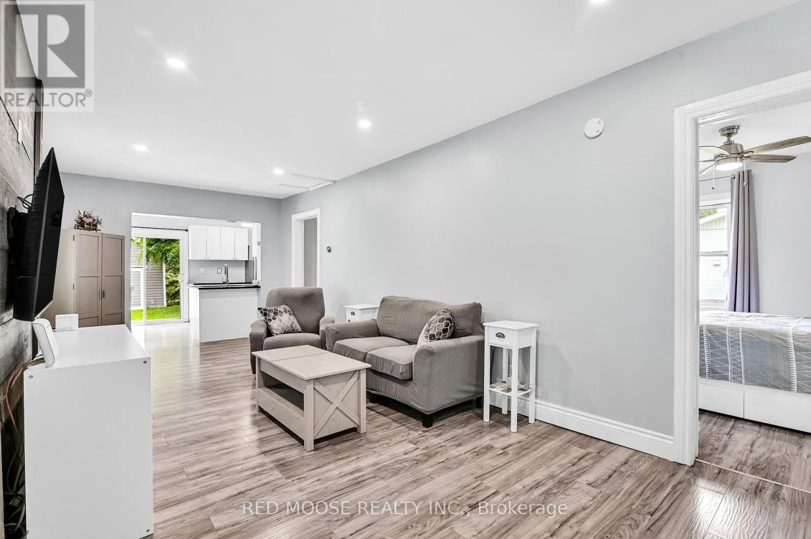 4309 LOCKE LANE