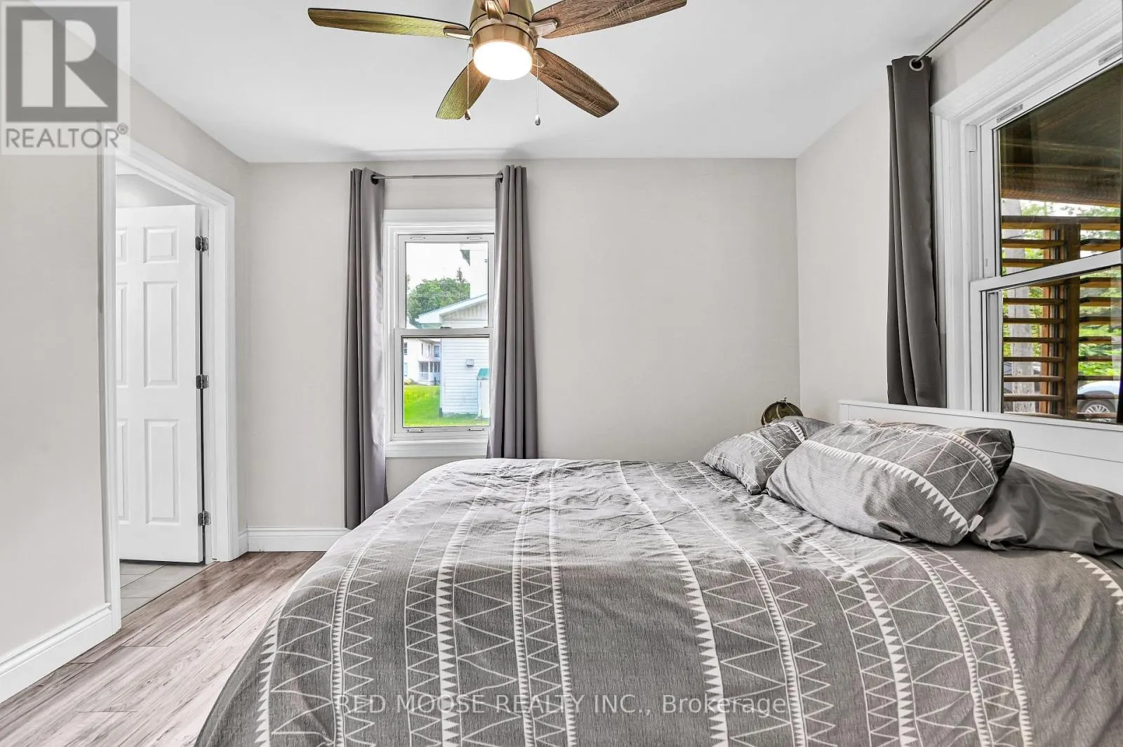 4309 LOCKE LANE