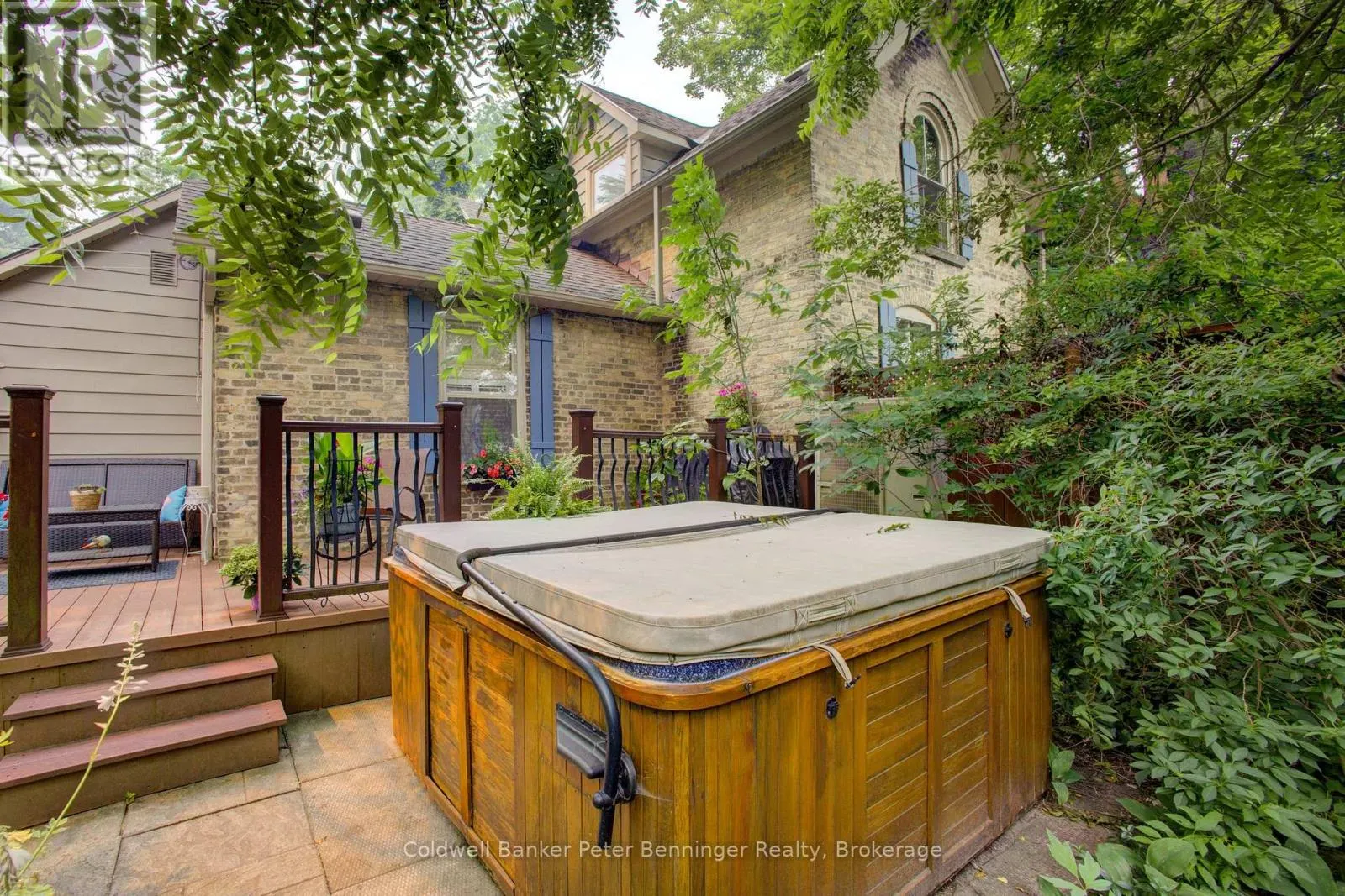 817 OLDE VICTORIA STREET