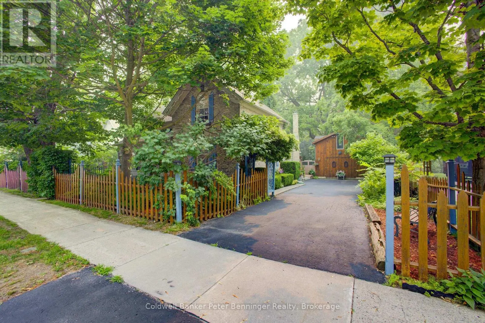 817 OLDE VICTORIA STREET