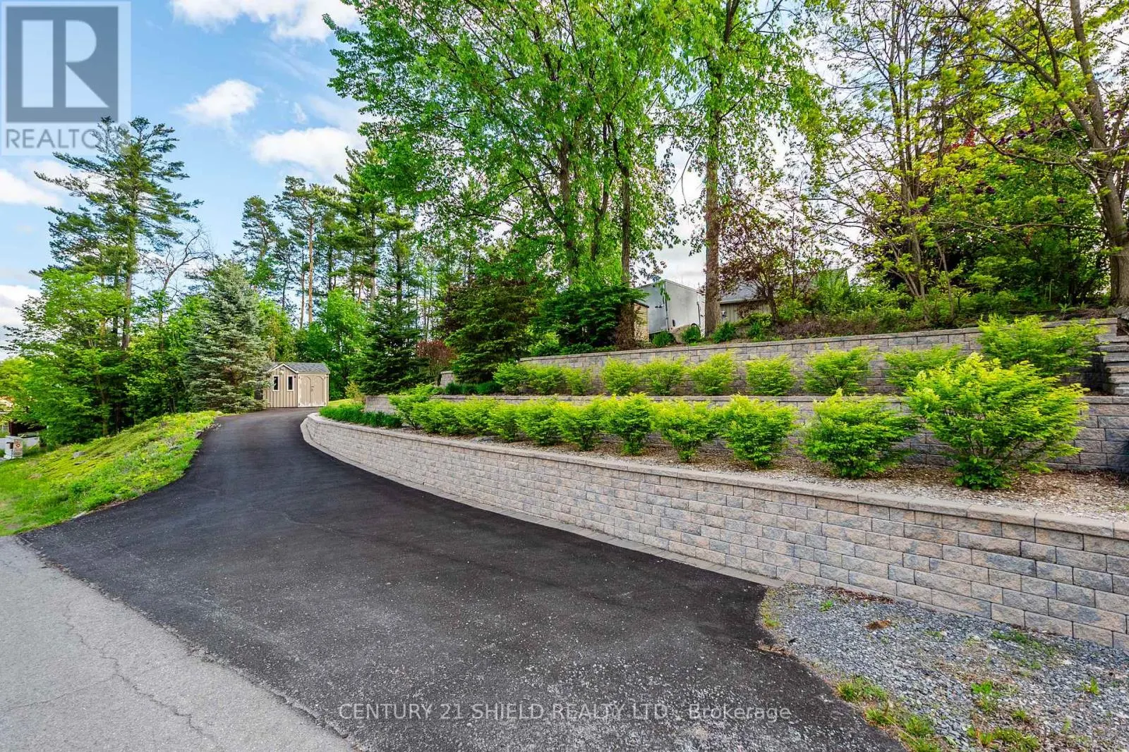 1 FOREST HILL ROAD