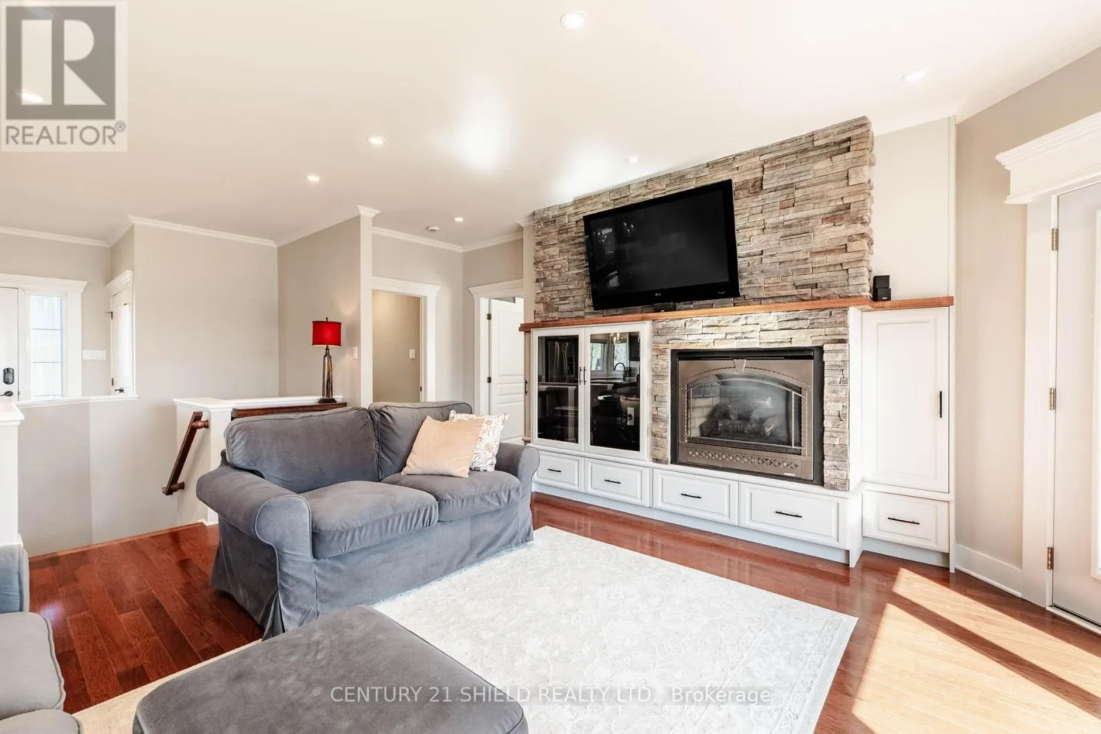 1 FOREST HILL ROAD