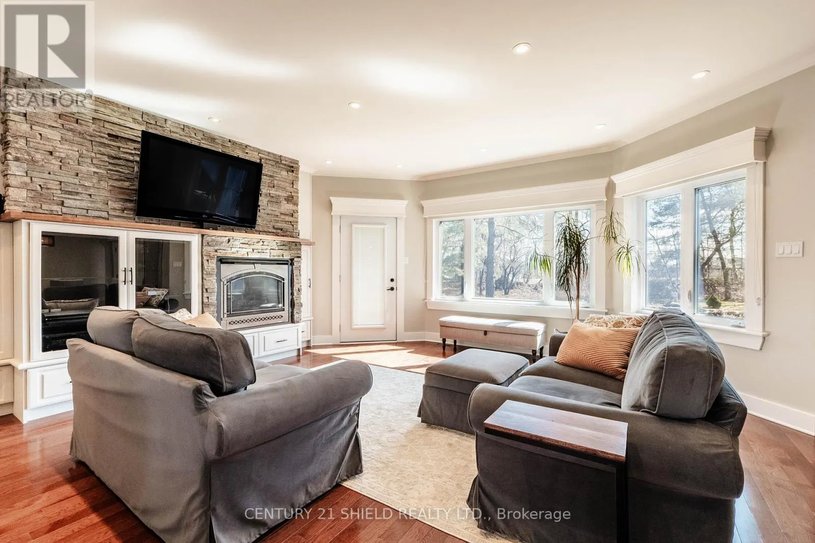 1 FOREST HILL ROAD