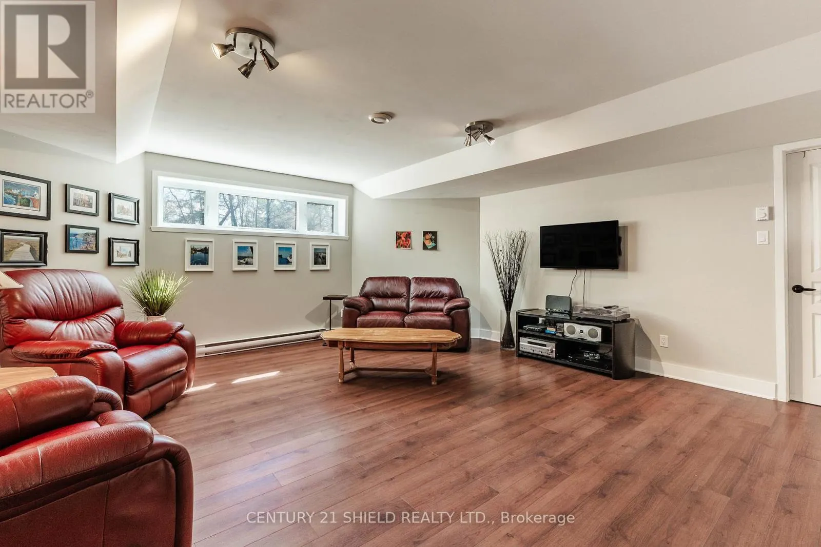 1 FOREST HILL ROAD