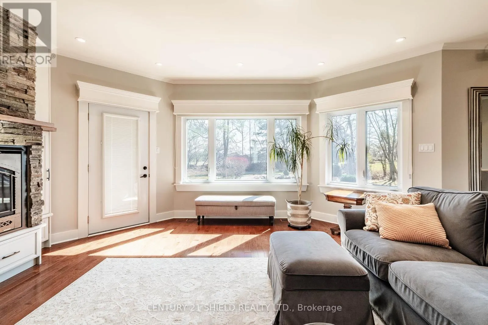 1 FOREST HILL ROAD