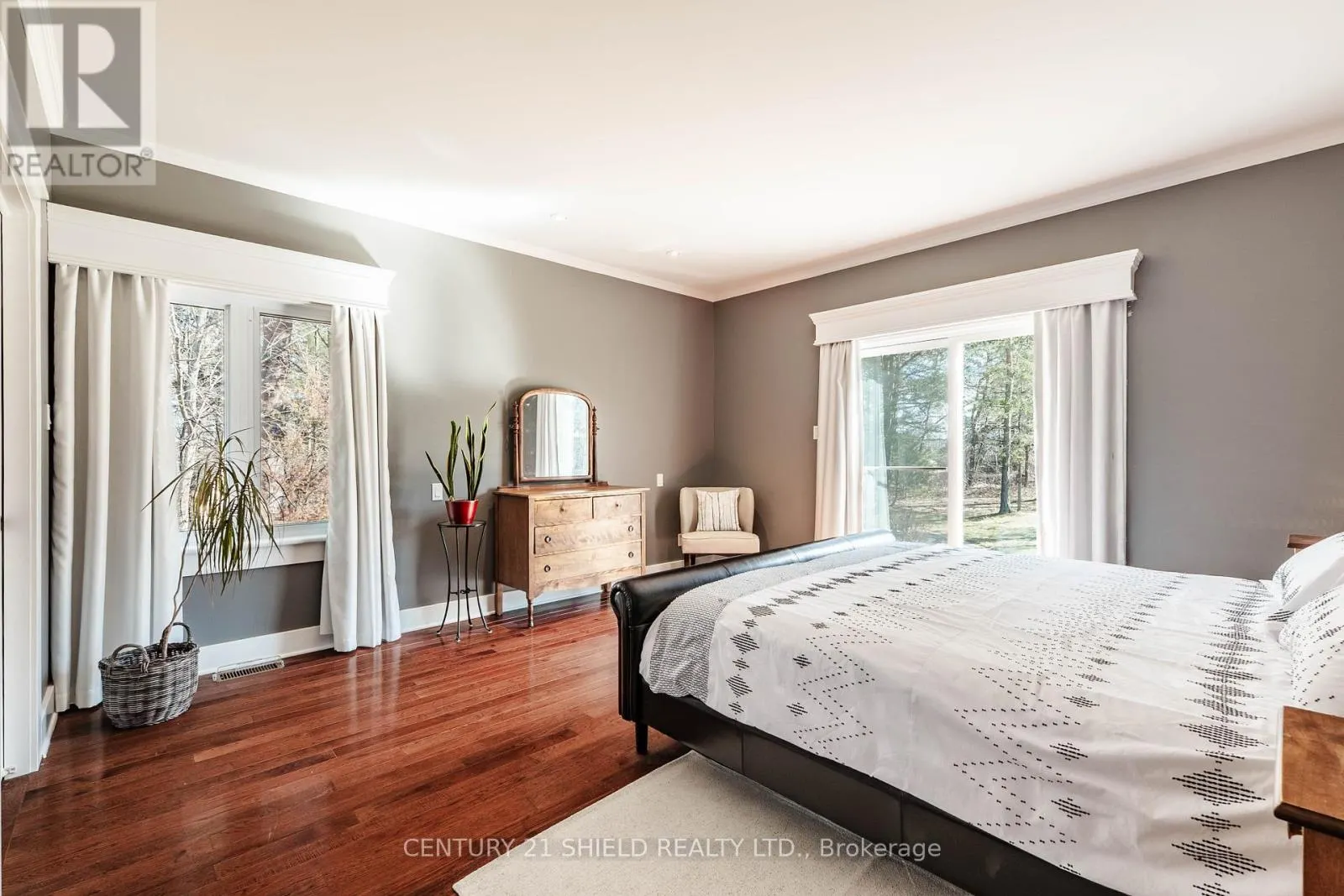 1 FOREST HILL ROAD