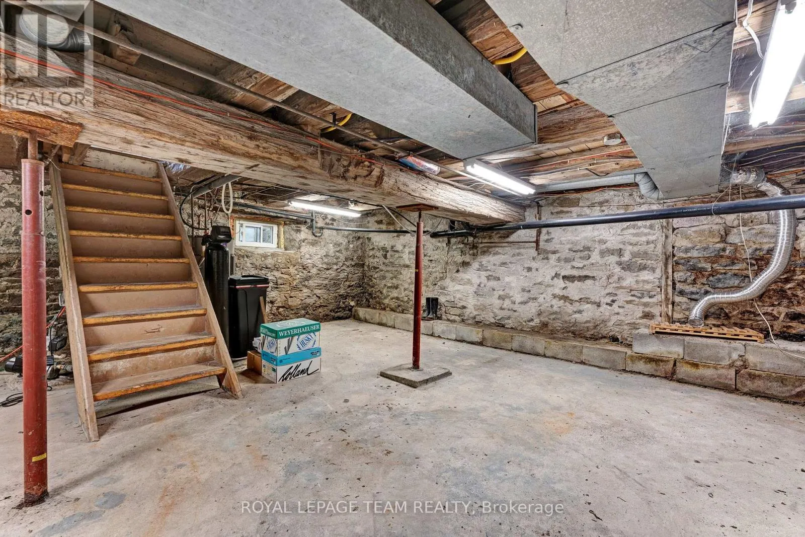 715 RIVER ROAD