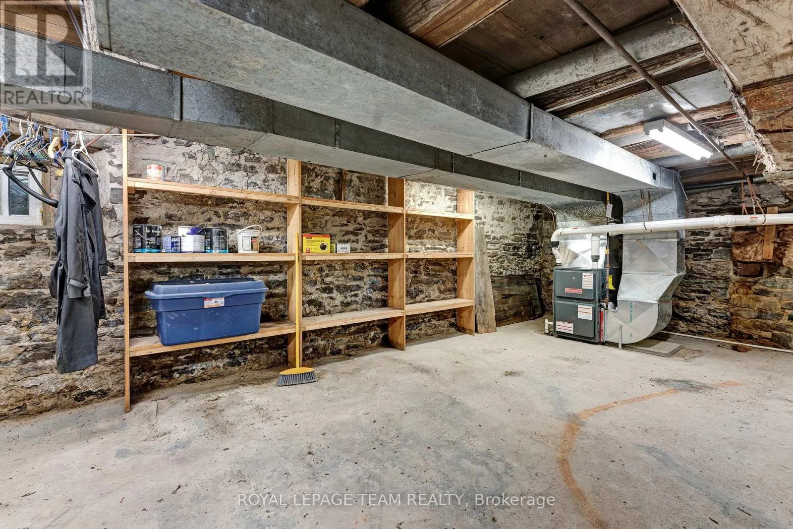 715 RIVER ROAD