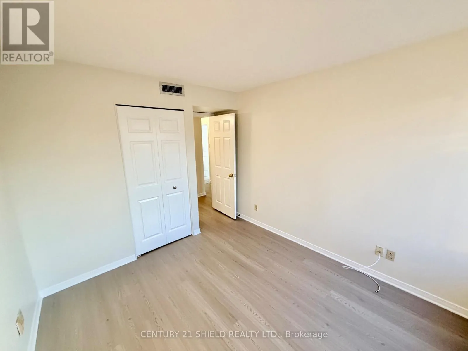 405 - 121 WATER STREET W